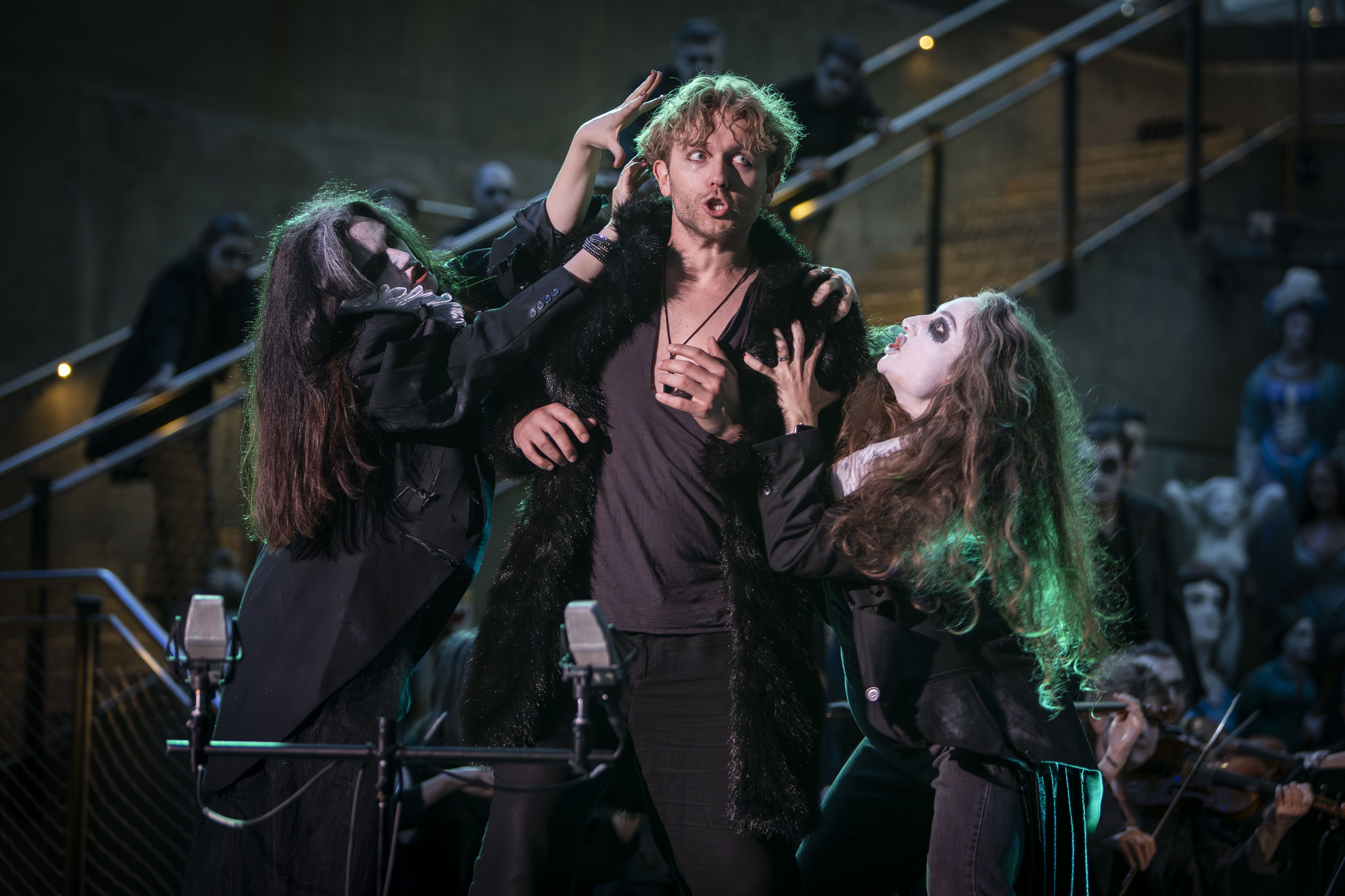 037_MCO_Dido_and_Aeneas_photo_by_Paul_Marc_Mitchell.jpg
