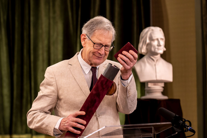 John Eliot Gardiner receives Honorary Doctorate at the Academy of Music, Budapest